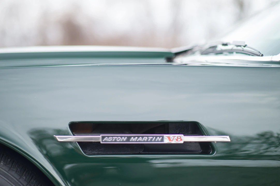 1982 Aston Martin DBS V8 & V8 & V8 Vantage - Image 29 of 31