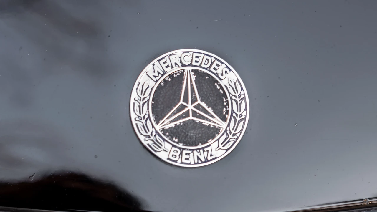 1982 Mercedes-Benz R107 SL-Class - Image 12 of 31
