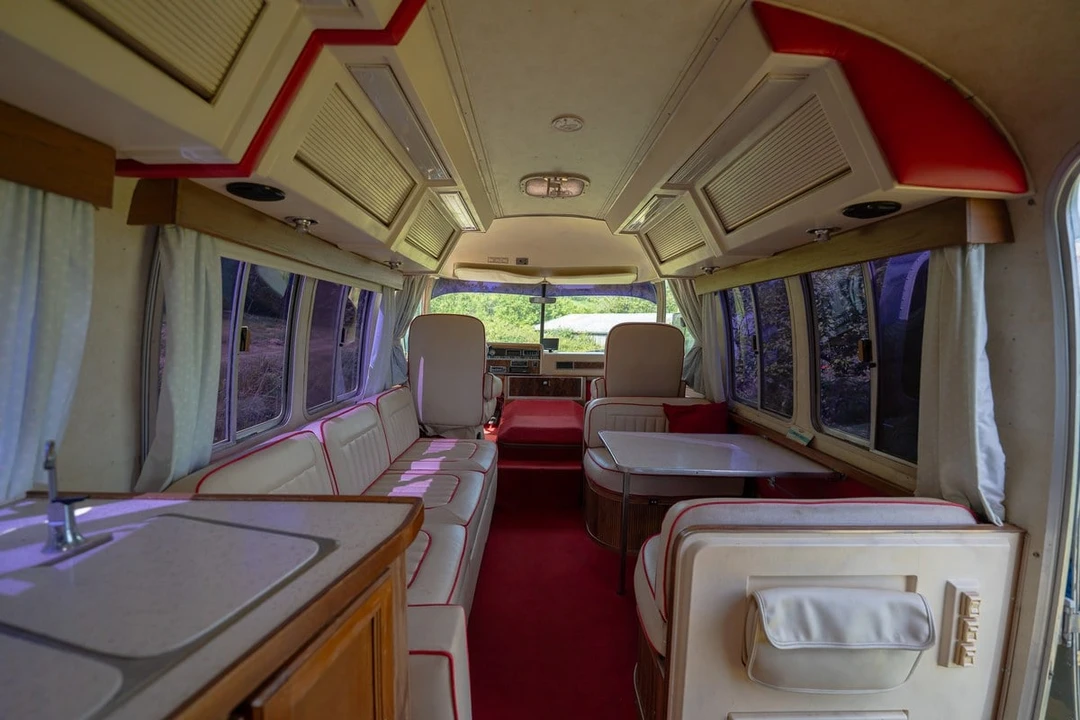 1985 Airstream - Image 2 of 30