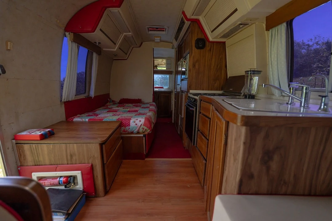 1985 Airstream - Image 4 of 30