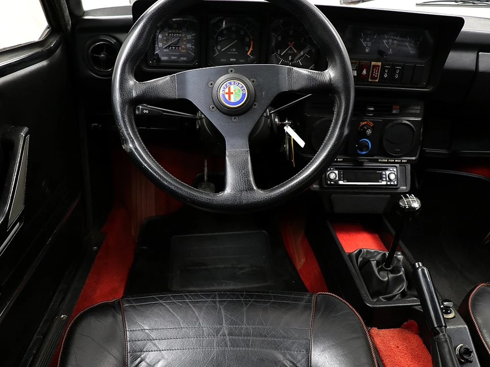 1982 Alfa Romeo Alfetta GT - Image 27 of 31
