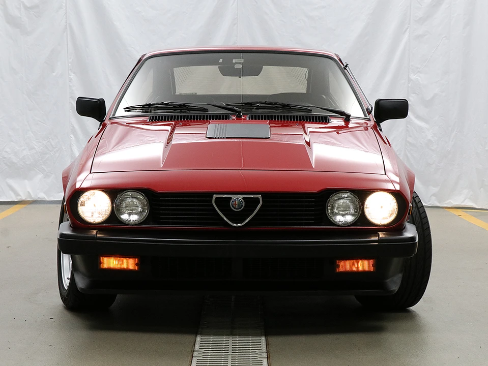 1982 Alfa Romeo Alfetta GT - Image 2 of 31