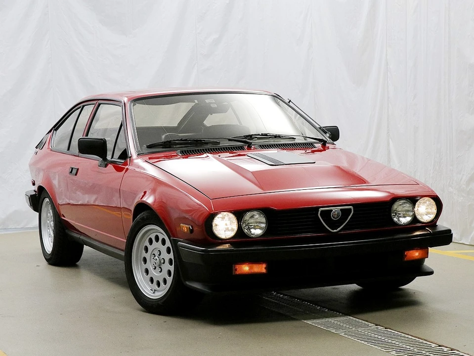 1982 Alfa Romeo Alfetta GT - Image 12 of 31