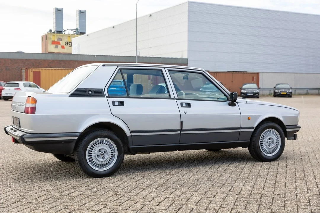 1982 Alfa Romeo 116 Giulietta - Image 10 of 30