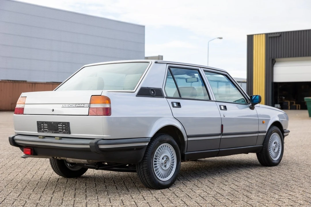 1982 Alfa Romeo 116 Giulietta - Image 9 of 30