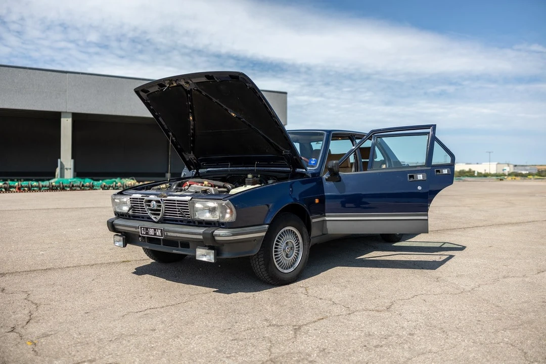 1982 Alfa Romeo 116 Giulietta - Image 17 of 30