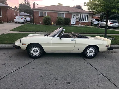1982 Alfa Romeo Spider Convertible 2D