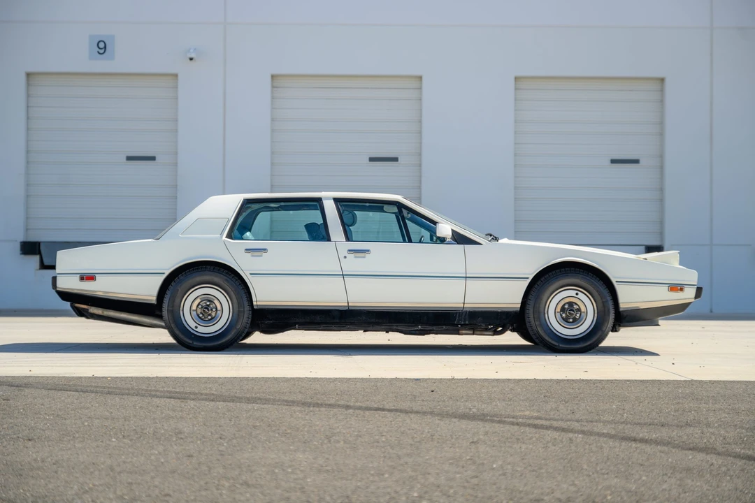 1982 Aston Martin Lagonda - Image 12 of 31