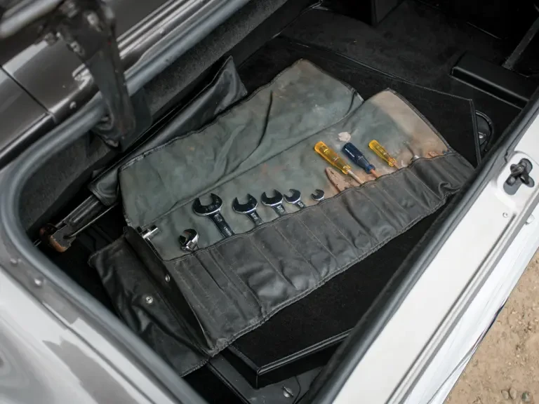 1982 Aston Martin DBS V8 & V8 & V8 Vantage - Image 22 of 22