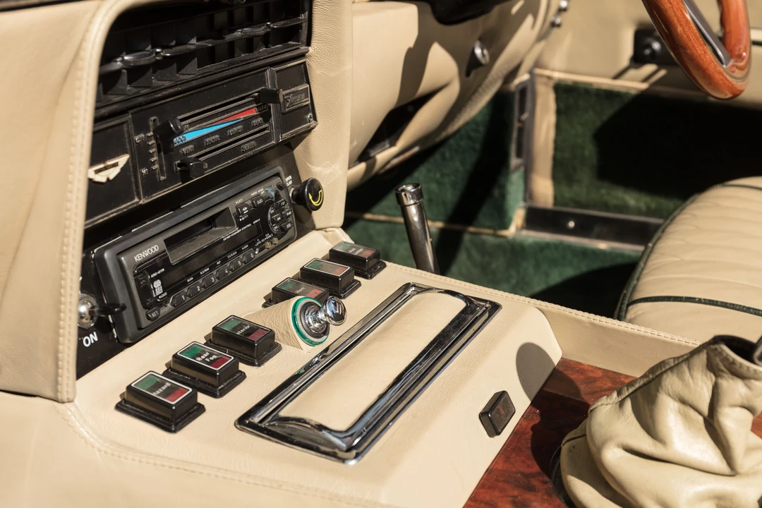 1982 Aston Martin DBS V8 & V8 & V8 Vantage - Image 14 of 31