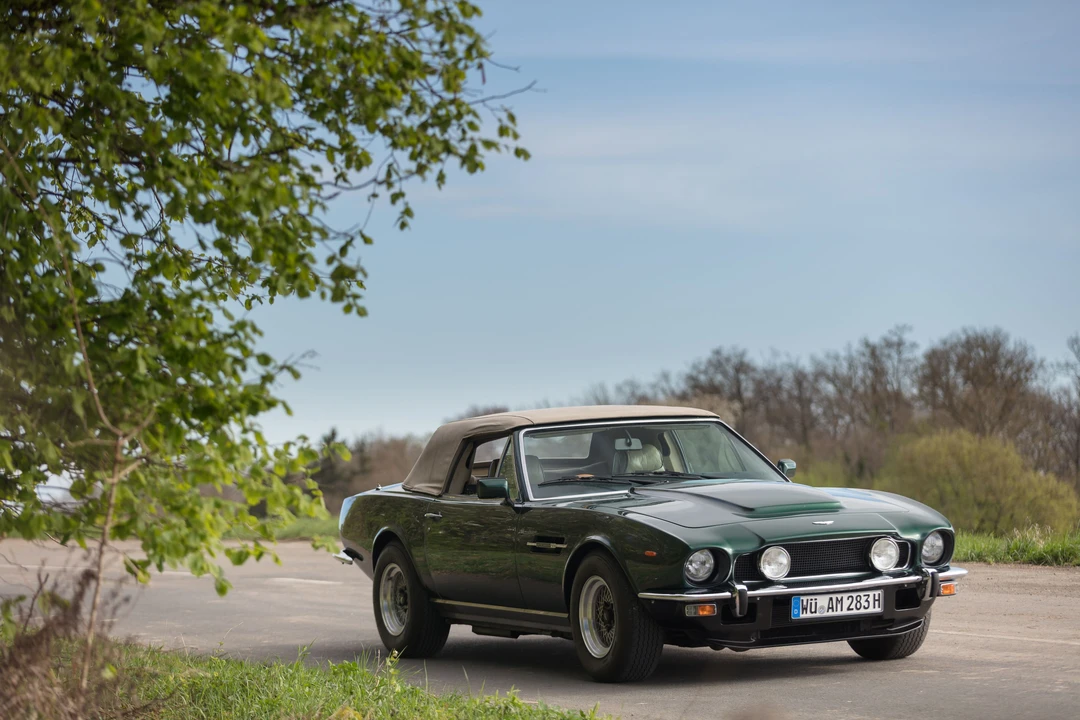 1982 Aston Martin DBS V8 & V8 & V8 Vantage - Image 30 of 31