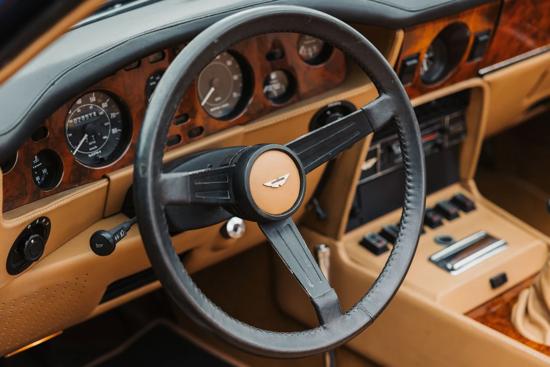 1982 Aston Martin DBS V8 & V8 & V8 Vantage - Image 13 of 31