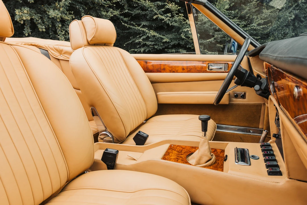 1982 Aston Martin DBS V8 & V8 & V8 Vantage - Image 10 of 31
