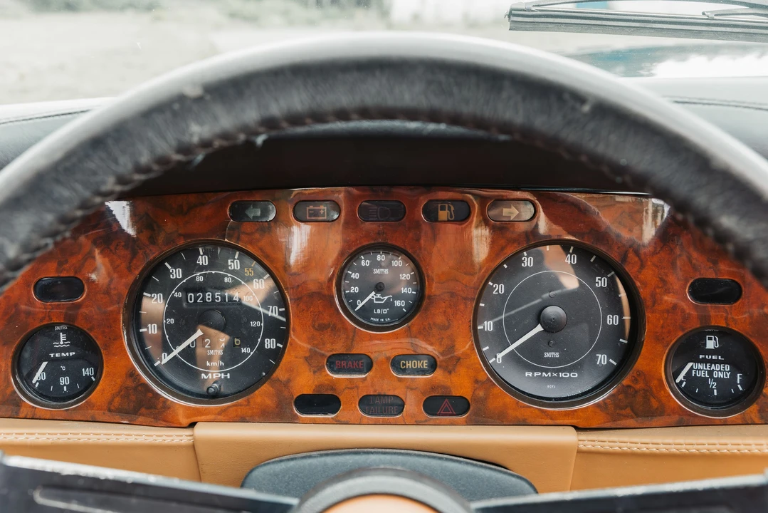 1982 Aston Martin DBS V8 & V8 & V8 Vantage - Image 14 of 31