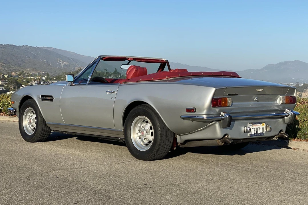 1982 Aston Martin DBS V8 & V8 & V8 Vantage - Image 4 of 5