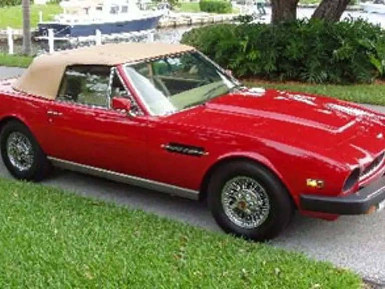 1982 Aston Martin DBS V8 & V8 & V8 Vantage - Image 4 of 7