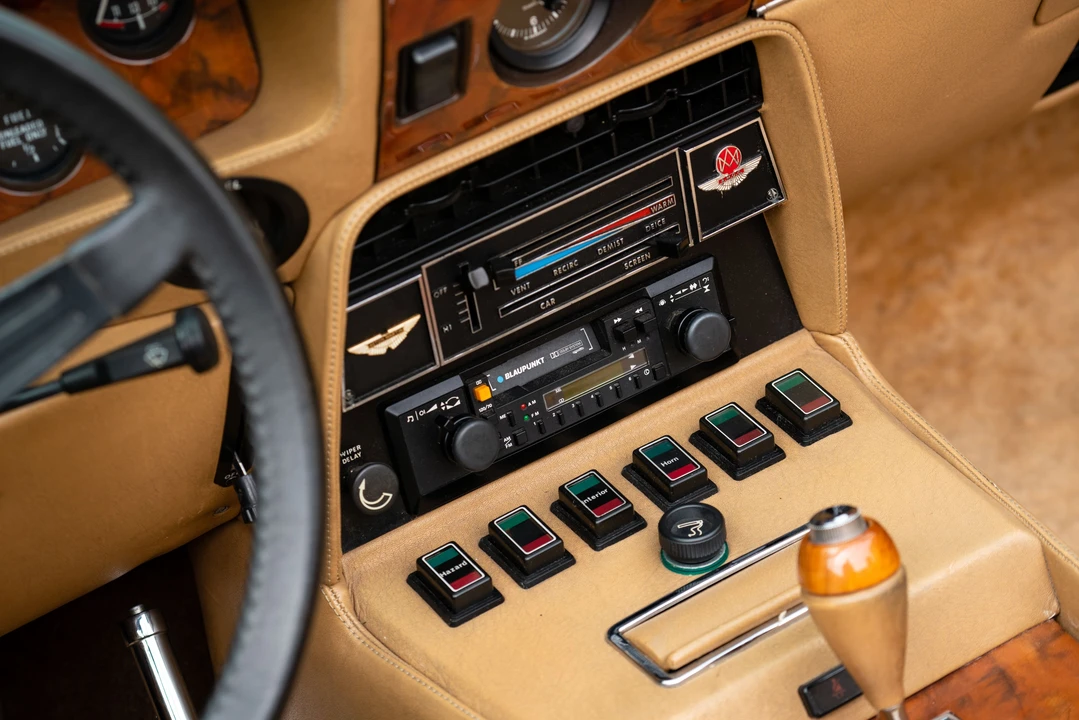 1982 Aston Martin DBS V8 & V8 & V8 Vantage - Image 26 of 31