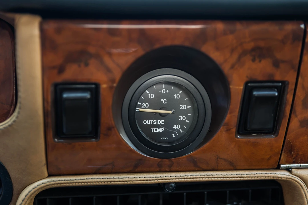 1982 Aston Martin DBS V8 & V8 & V8 Vantage - Image 27 of 31