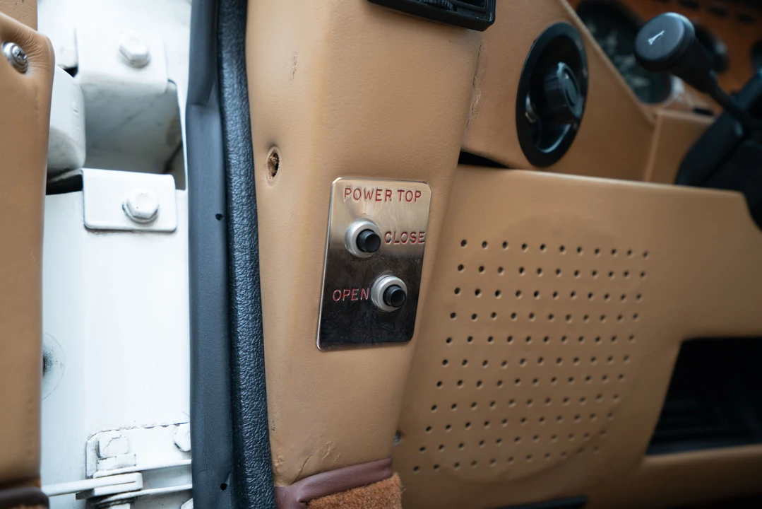 1982 Aston Martin DBS V8 & V8 & V8 Vantage - Image 25 of 31