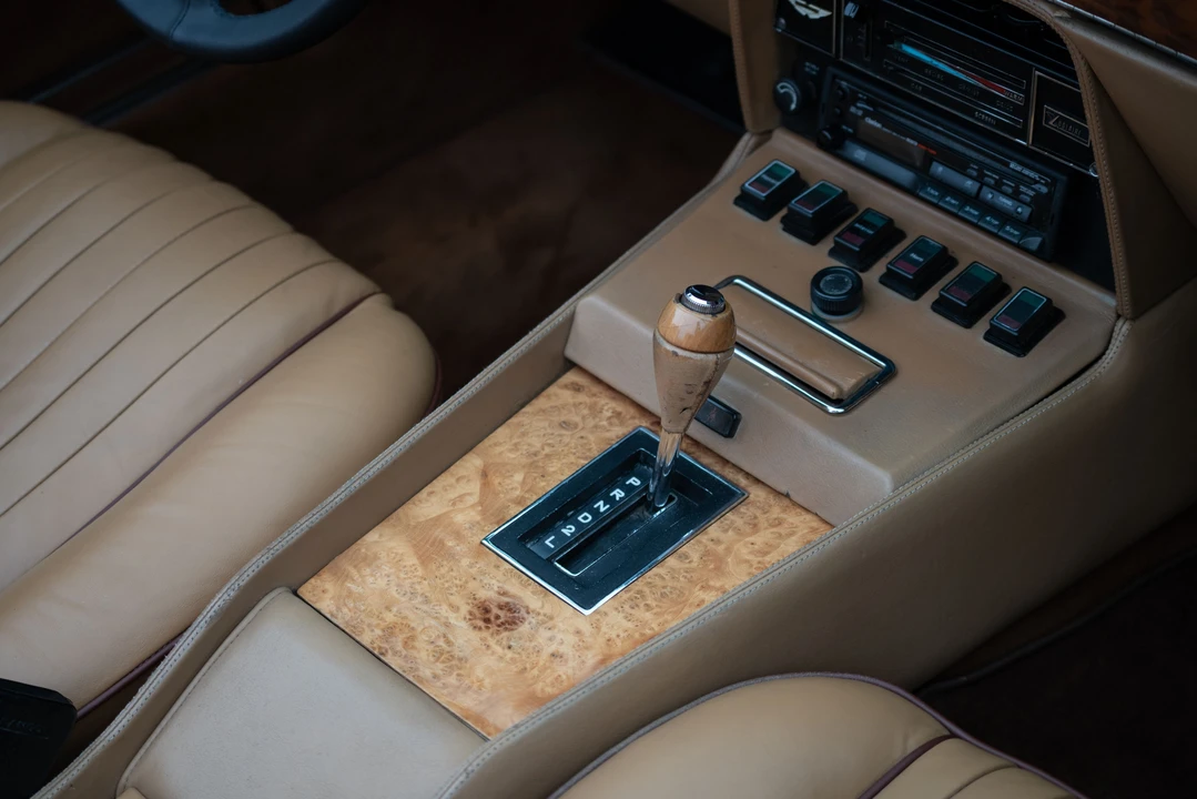 1982 Aston Martin DBS V8 & V8 & V8 Vantage - Image 9 of 31