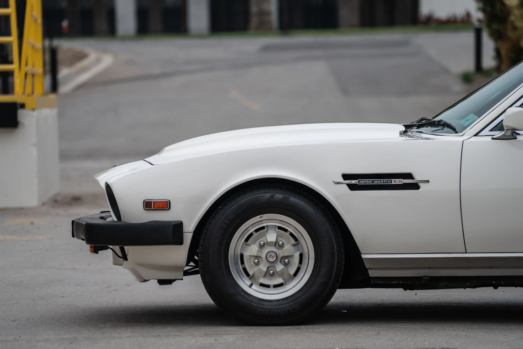 1982 Aston Martin DBS V8 & V8 & V8 Vantage - Image 5 of 31