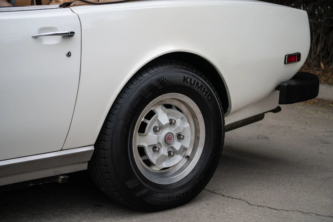 1982 Aston Martin DBS V8 & V8 & V8 Vantage - Image 6 of 31