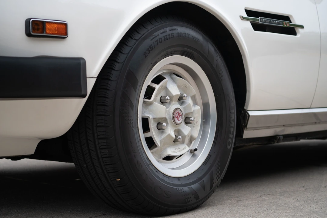 1982 Aston Martin DBS V8 & V8 & V8 Vantage - Image 13 of 31