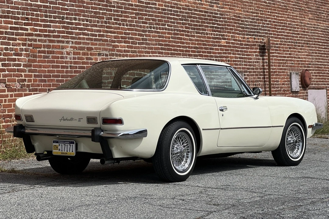1982 Studebaker Avanti - Image 12 of 31
