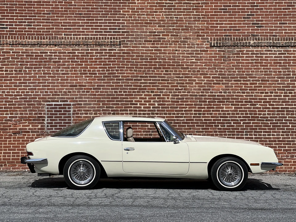 1982 Studebaker Avanti - Image 11 of 31