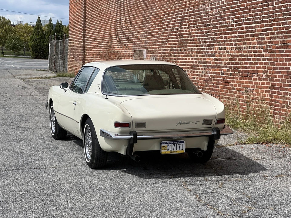 1982 Studebaker Avanti - Image 14 of 31