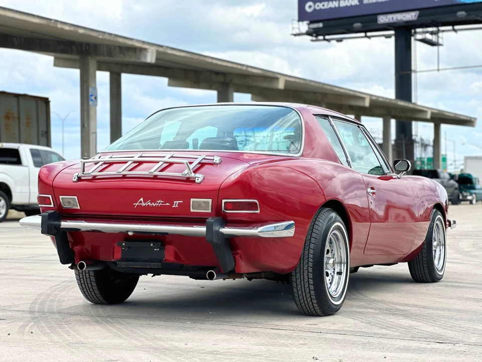 1982 Studebaker Avanti - Image 16 of 31