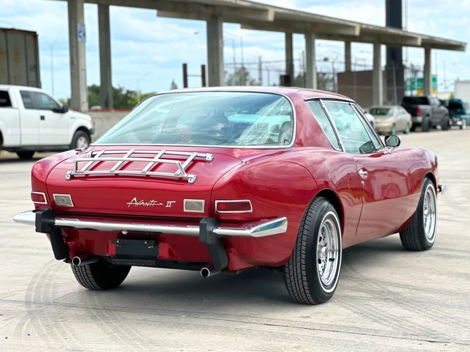 1982 Studebaker Avanti - Image 15 of 31