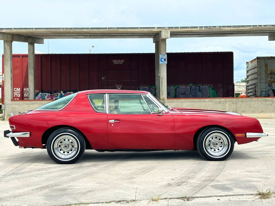 1982 Studebaker Avanti - Image 18 of 31