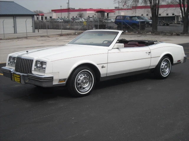 1982 Buick Riviera 4th-7th Gen - Image 2 of 4