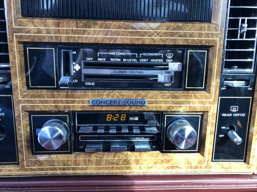 1982 Buick Riviera 4th-7th Gen - Image 5 of 12
