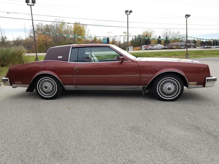 1982 Buick Riviera 4th-7th Gen - Image 2 of 9