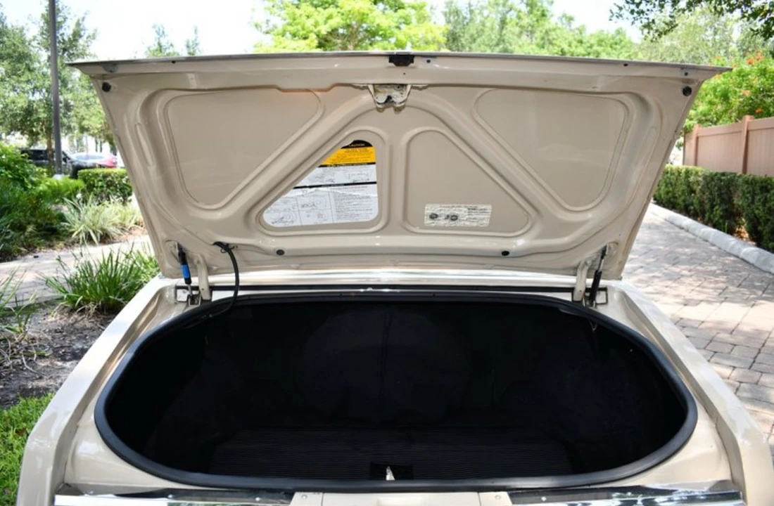1982 Buick Riviera 4th-7th Gen - Image 7 of 16