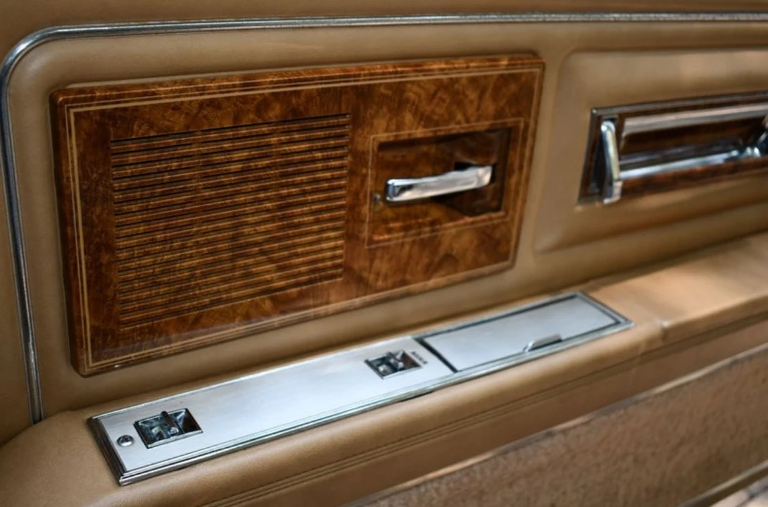 1982 Buick Riviera 4th-7th Gen - Image 11 of 16