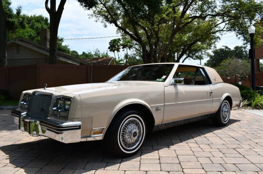 1982 Buick Riviera 4th-7th Gen - Image 3 of 16