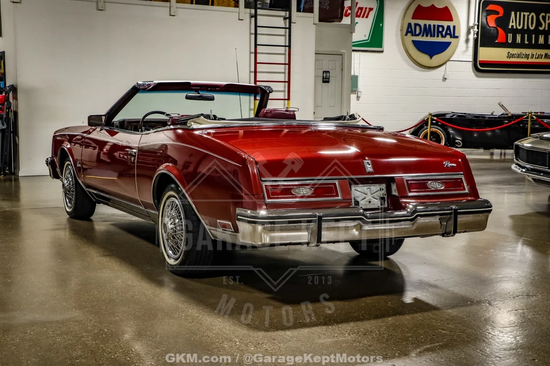 1982 Buick Riviera 4th-7th Gen - Image 9 of 31