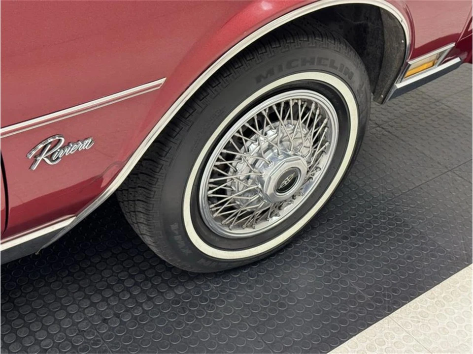 1982 Buick Riviera 4th-7th Gen - Image 24 of 31