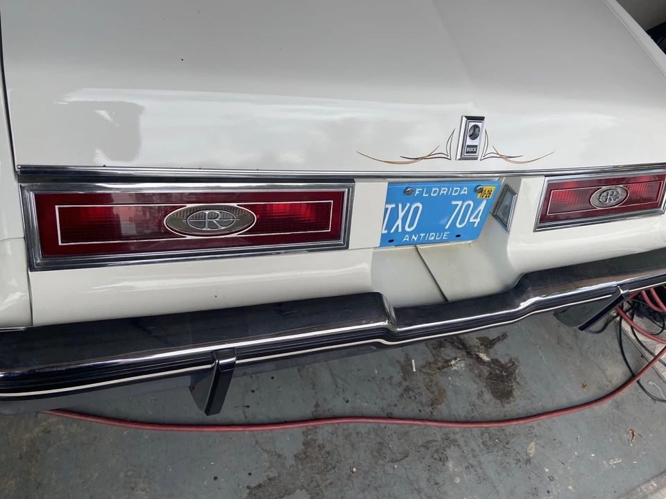 1982 Buick Riviera 4th-7th Gen - Image 16 of 26