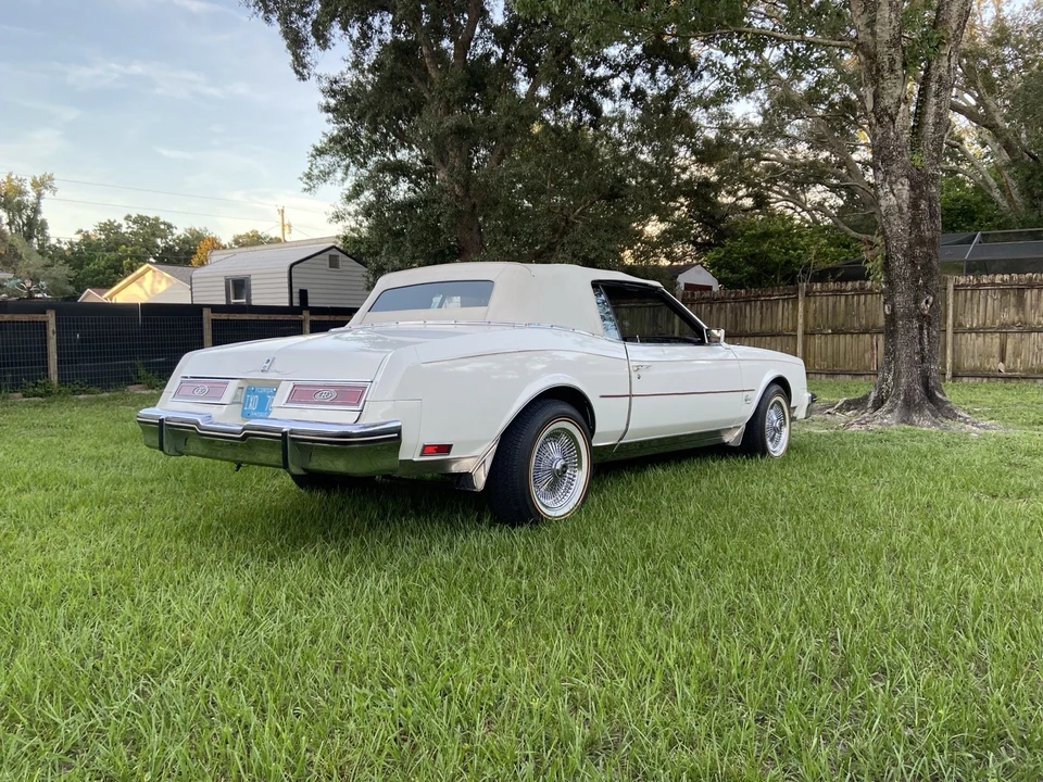 1982 Buick Riviera 4th-7th Gen - Image 2 of 26