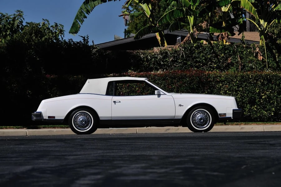 1982 Buick Riviera 4th-7th Gen - Image 2 of 12