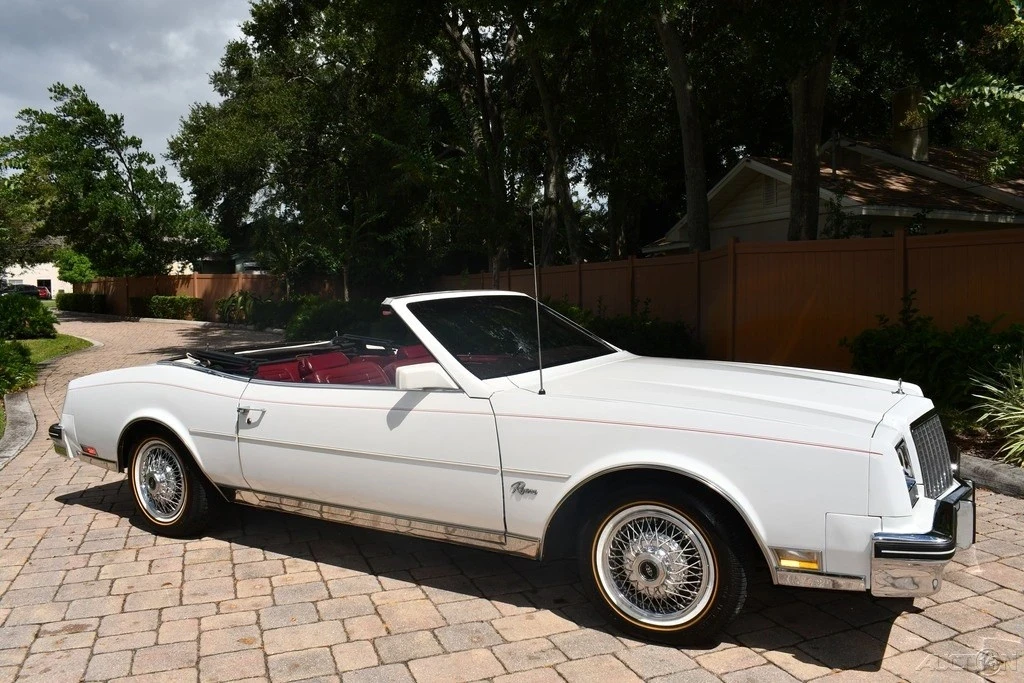 1982 Buick Riviera 4th-7th Gen - Image 4 of 21