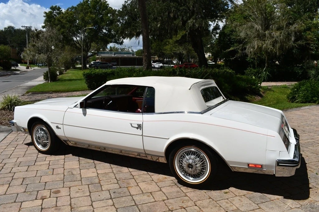 1982 Buick Riviera 4th-7th Gen - Image 11 of 21