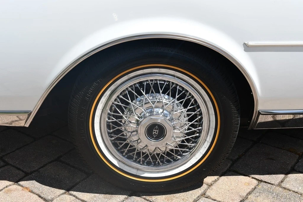 1982 Buick Riviera 4th-7th Gen - Image 9 of 21