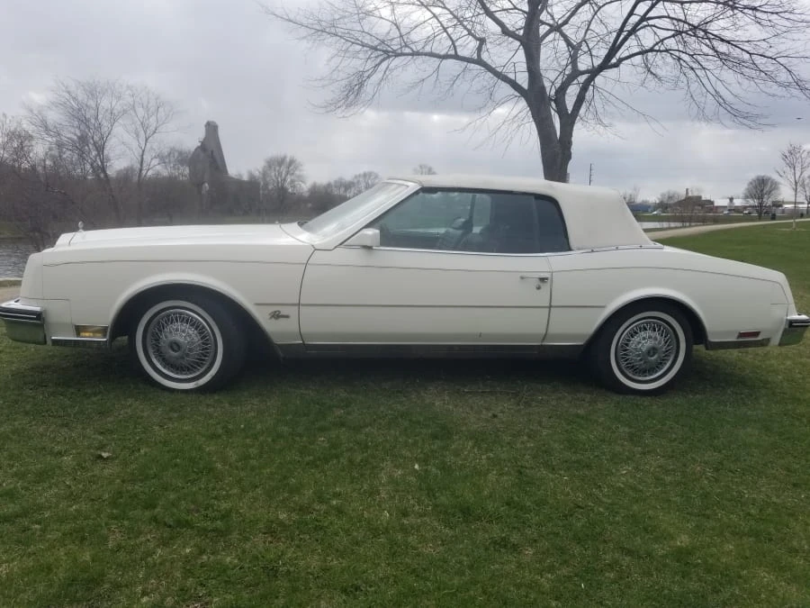 1982 Buick Riviera 4th-7th Gen - Image 2 of 9