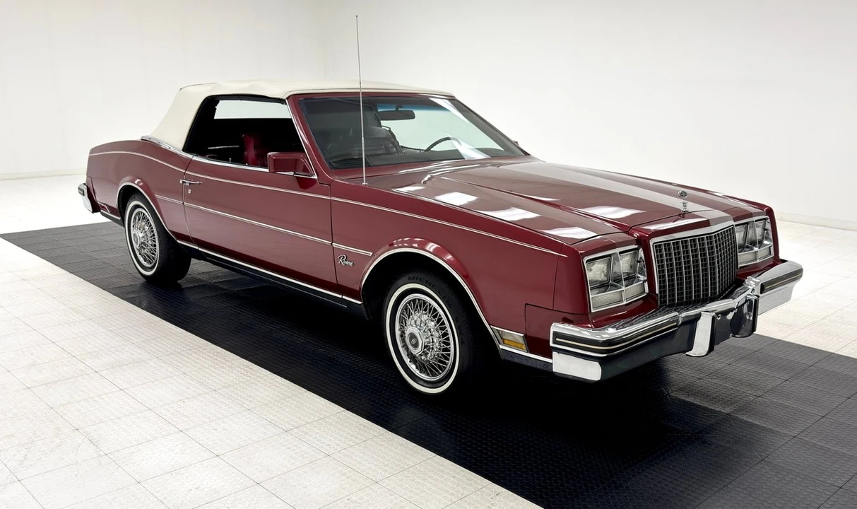 1982 Buick Riviera 4th-7th Gen - Image 10 of 12