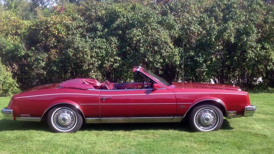 1982 Buick Riviera 4th-7th Gen - Image 2 of 5